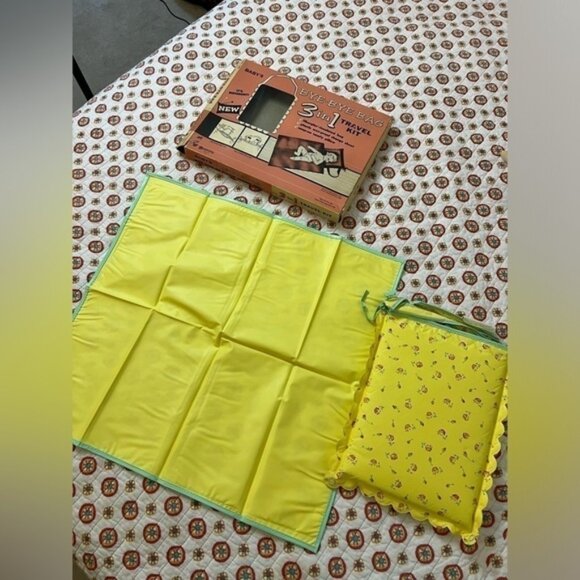 NIB Vintage 1955 Baby Diaper Bag Change Sheet & Pillow Yellow Floral RARE - Picture 1 of 6